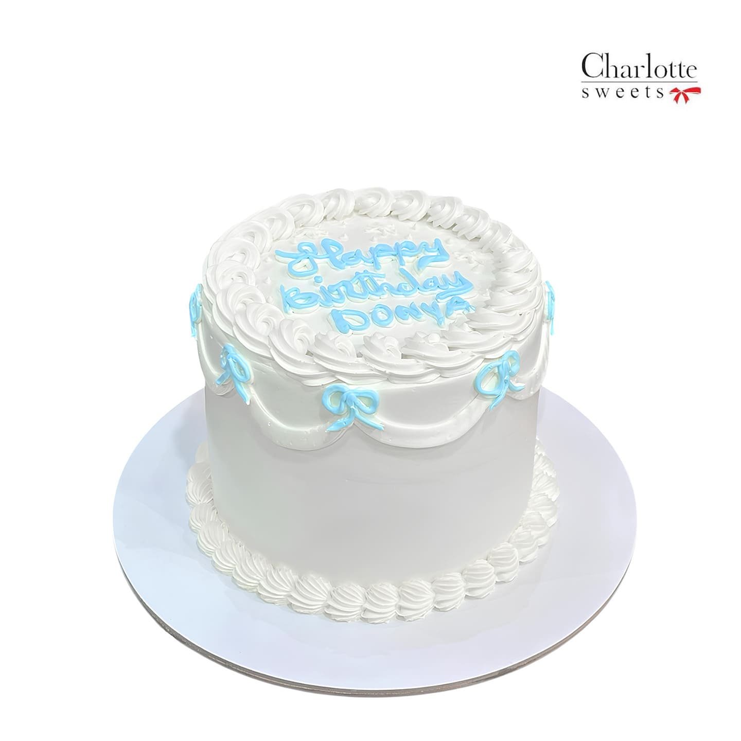 White and Blue Vintage Cake
