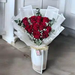 10 Red roses flowers