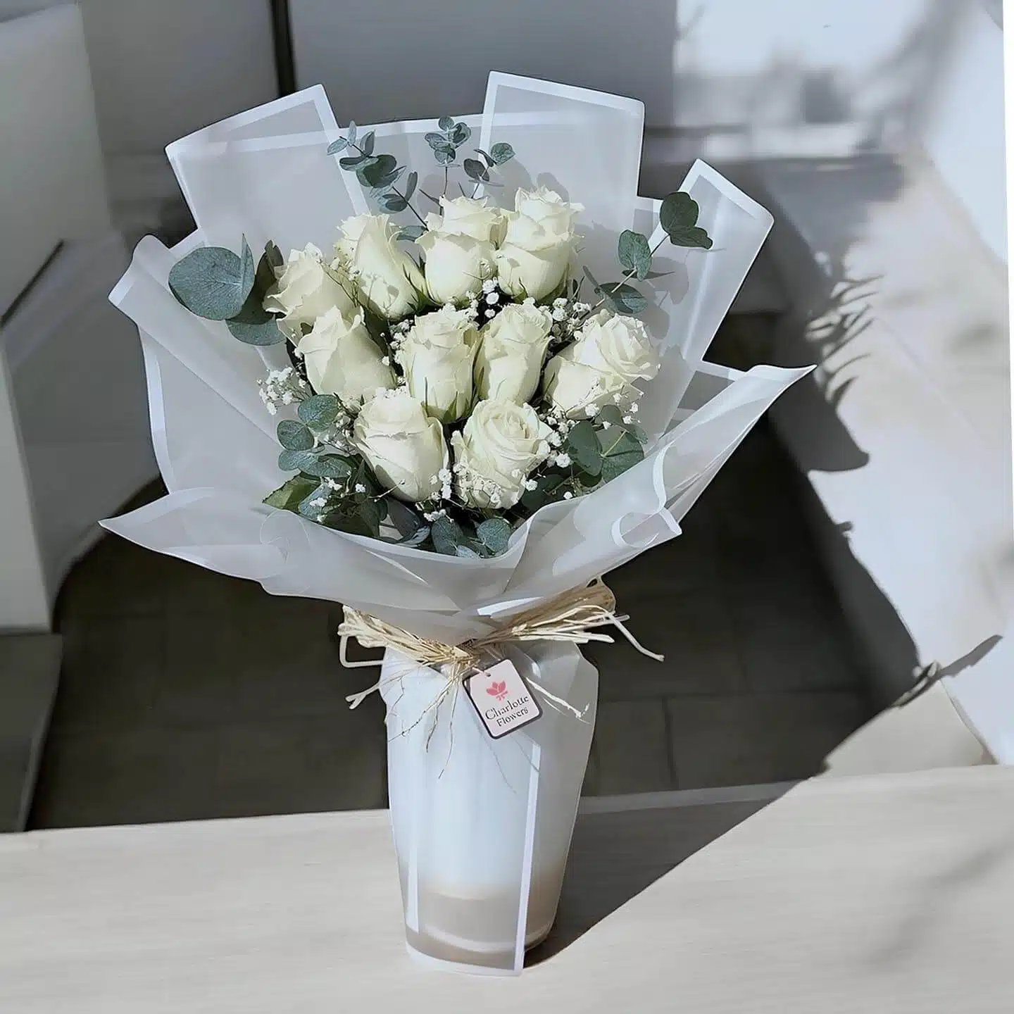 10 White Roses Bouquet