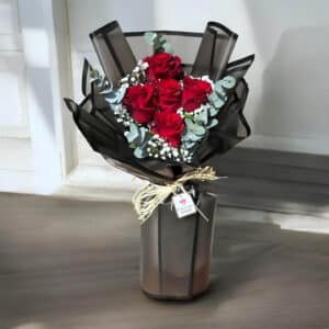 5 red roses bouquet
